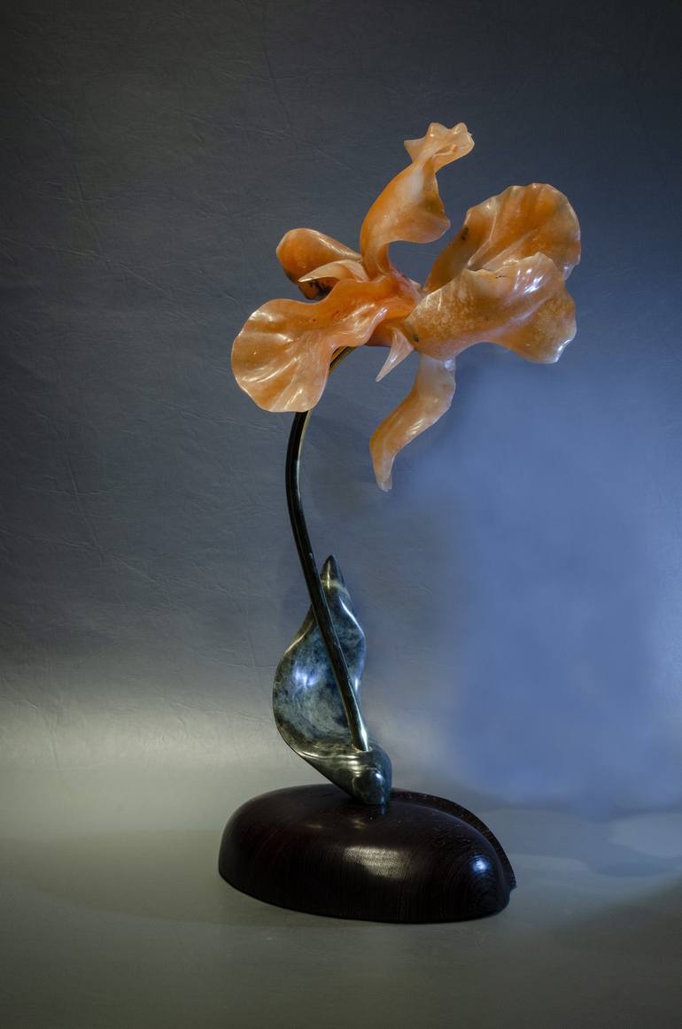 Original Floral Sculpture by Leslie Dycke