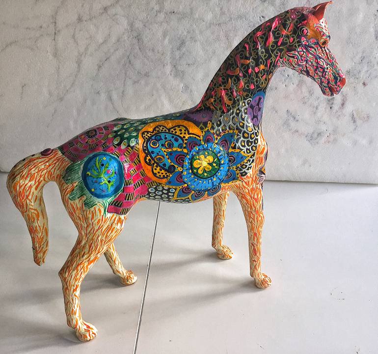 Original Figurative Horse Sculpture by nicoletta veronesi