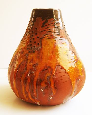 Terracotta vase thumb