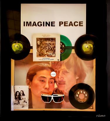 HAPPY X-MAS Lennon and Ono thumb