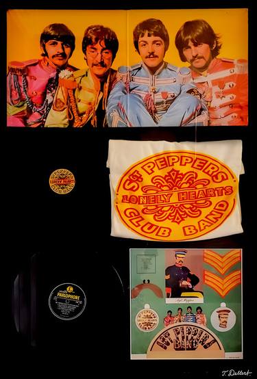 BEATLES  Sgt Peppers Lonely Heart Club Band thumb