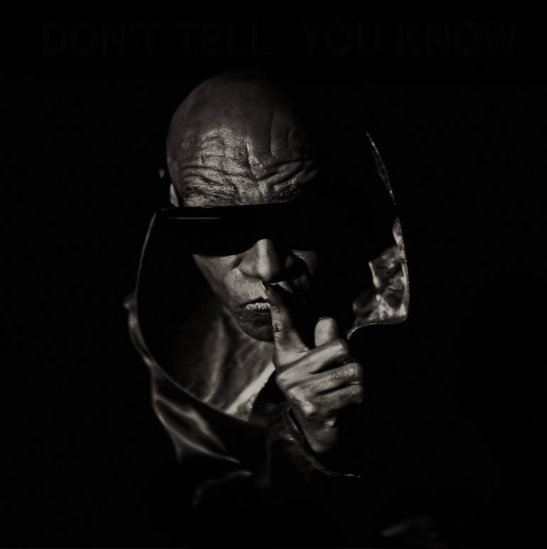 Original Pop Culture/Celebrity Photography by Thomas Dellert-dellacroix | Contemporary Art on Aluminum Dibond | Don't tell anyone you know ( only one