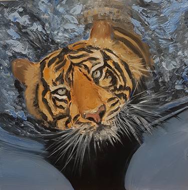 Tiger swimming thumb