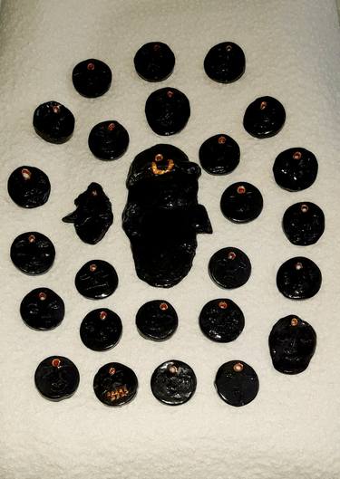 40 Black Clay Faces (The Shine Gang Collection) thumb