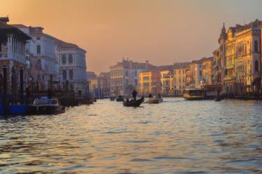 Venice Golden Hour - Grand Canal - Gondoliers thumb