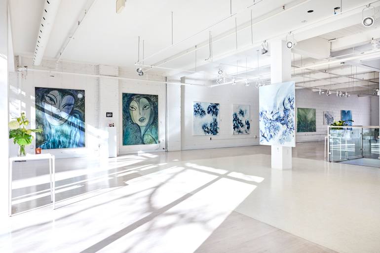 Original Figurative Women Painting by Jocelyn Teng