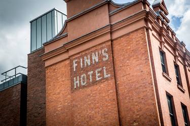 Dublin - Finn's Hotel thumb
