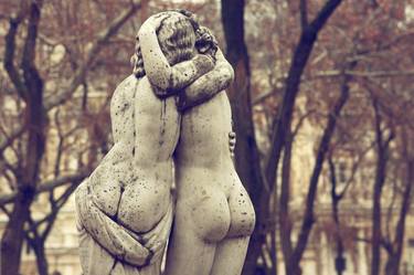 Lovers. Odessa Palais-Royal Garden. thumb