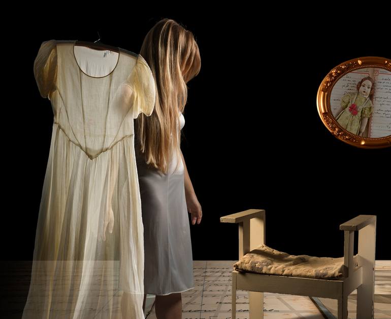 Original Contemporary Family Photography by Daphna Laszlo-Katzor