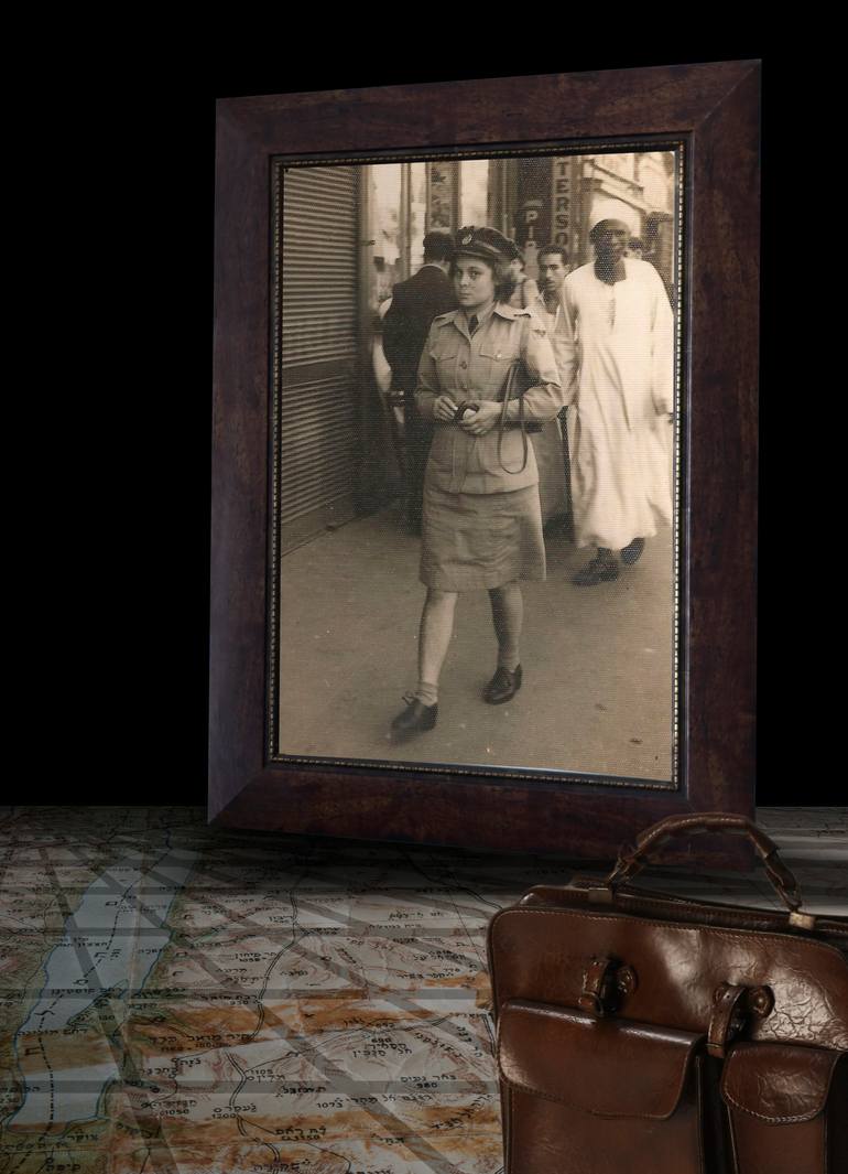Original Contemporary Family Photography by Daphna Laszlo-Katzor