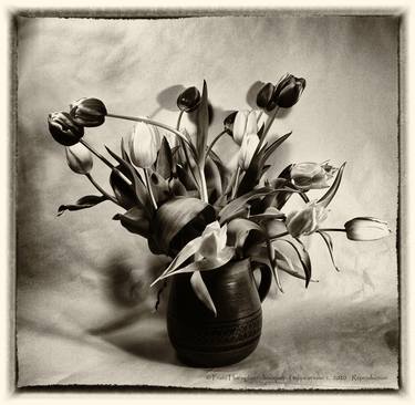 Bouquet of tulips in vase 1, 1/25 - Limited Edition of 25 thumb