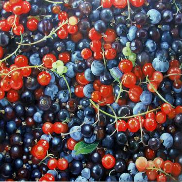 black currants,red currants blueberries and a leaf thumb