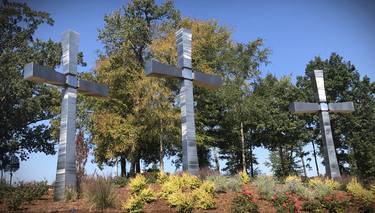 Metal Cross Sculpture thumb