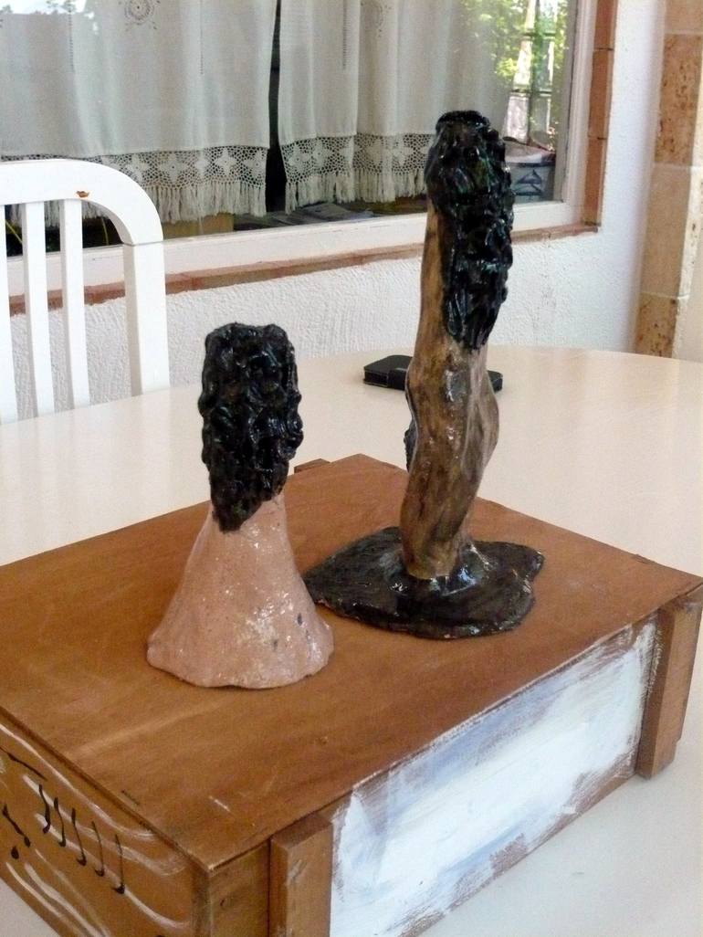 Original Figurative People Sculpture by Concha Flores Vay