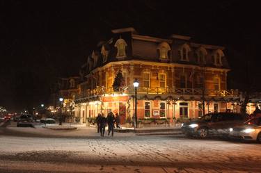 Niagara-on-the-Lake at night thumb