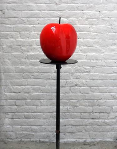 Red Apple thumb