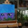 Summer pastoral. Peaceful cows are having breakfast in a lush field. A game of color, light and contrasts. Graphics black-and-white cows are very expressive. It is not possible to pass by. Even the city dweller is impressed.
Handmade.
Canvas on a wooden frame.