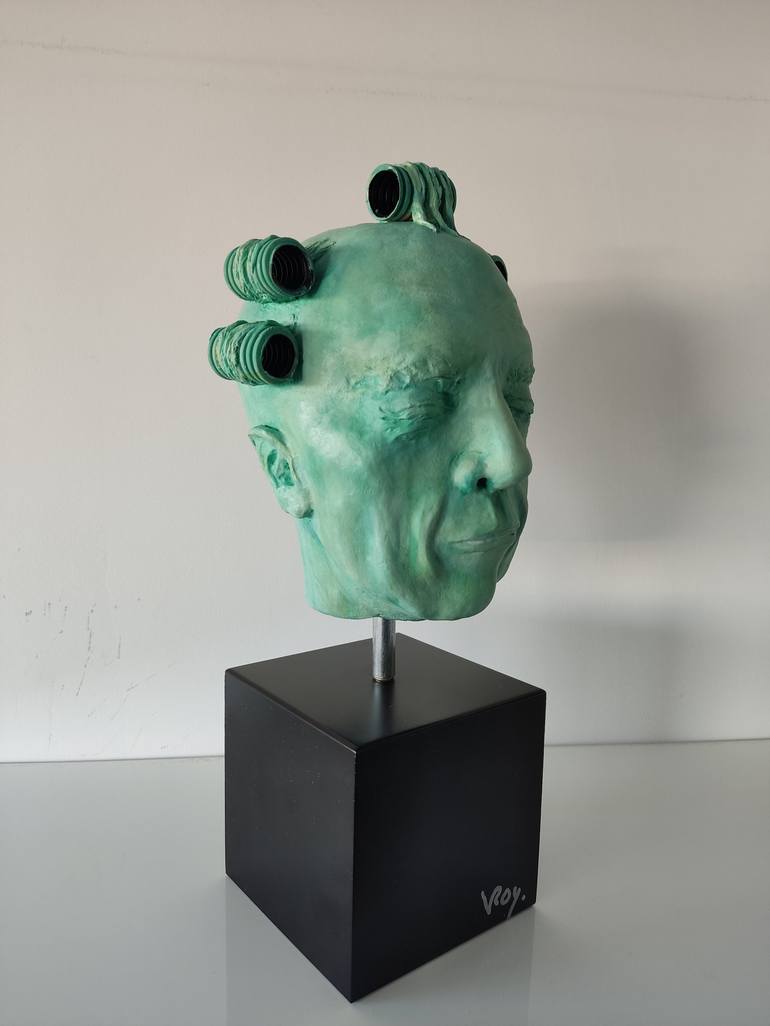 Original Figurative People Sculpture by Mar Vázquez-Roy