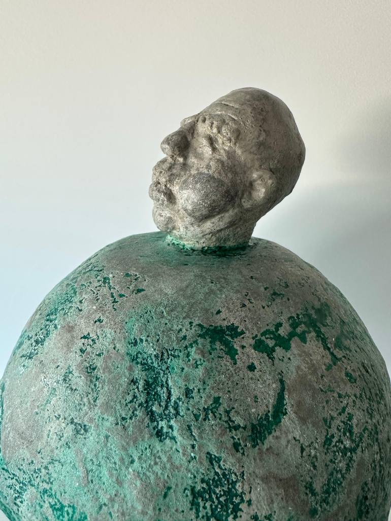 Original Figurative People Sculpture by Mar Vázquez-Roy