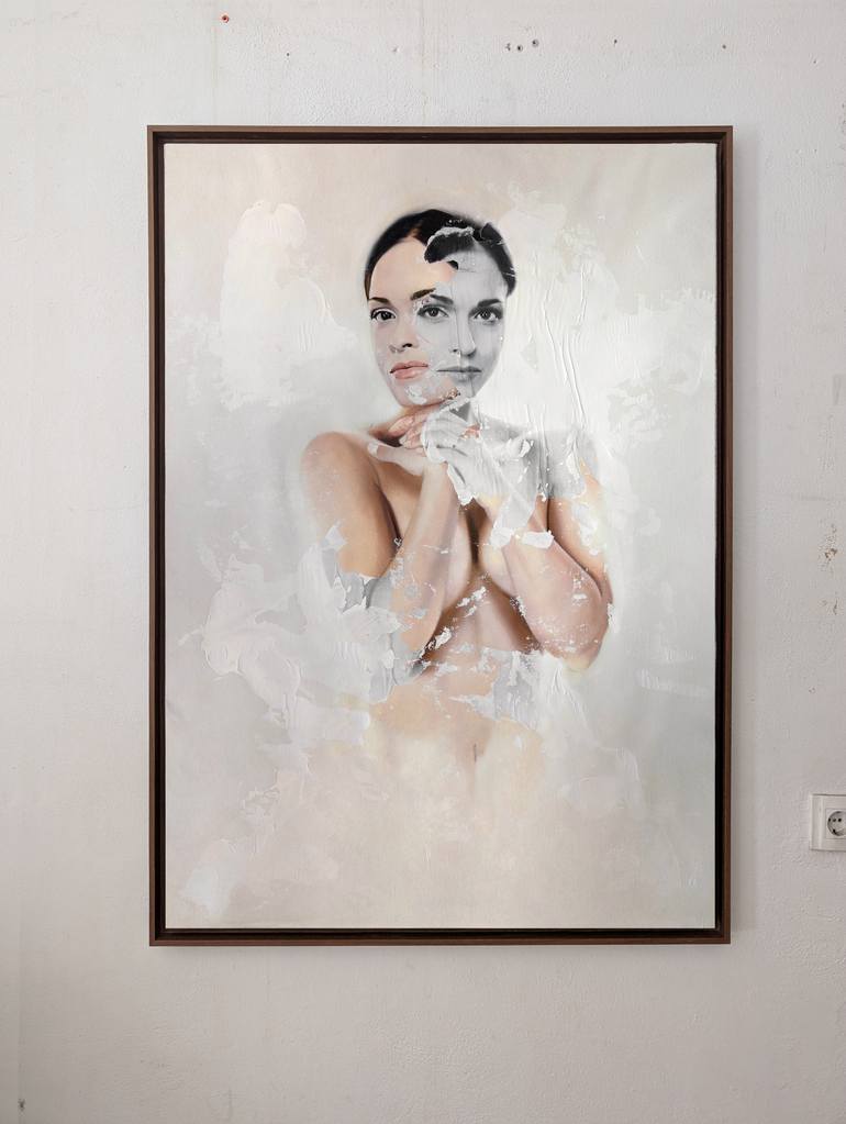 Original Figurative Women Mixed Media by Raúl Lara