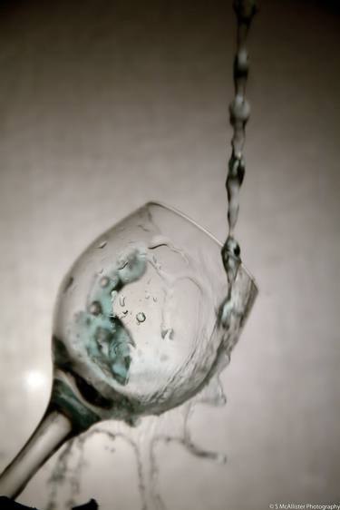 Blue Wine Flowing thumb