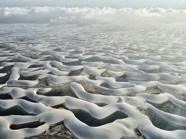 Sea of dunes, desert of lakes I thumb