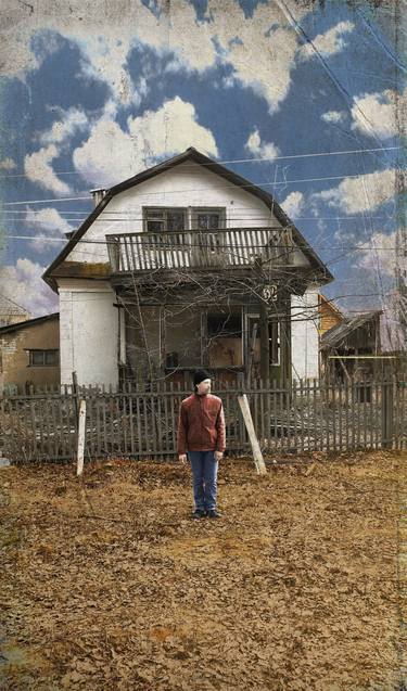 house with balcony thumb