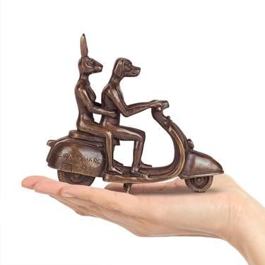 The Vespa riders in love (Bronze Sculpture, Pocket Size) thumb