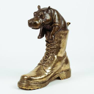 Walk with the baby hippo (Bronze Sculpture, Small) thumb