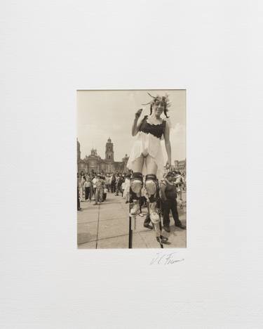 Woman on stilts - Palladium print thumb