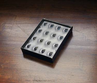 Glass Eyes (set of 16) - Galton Laboratory thumb