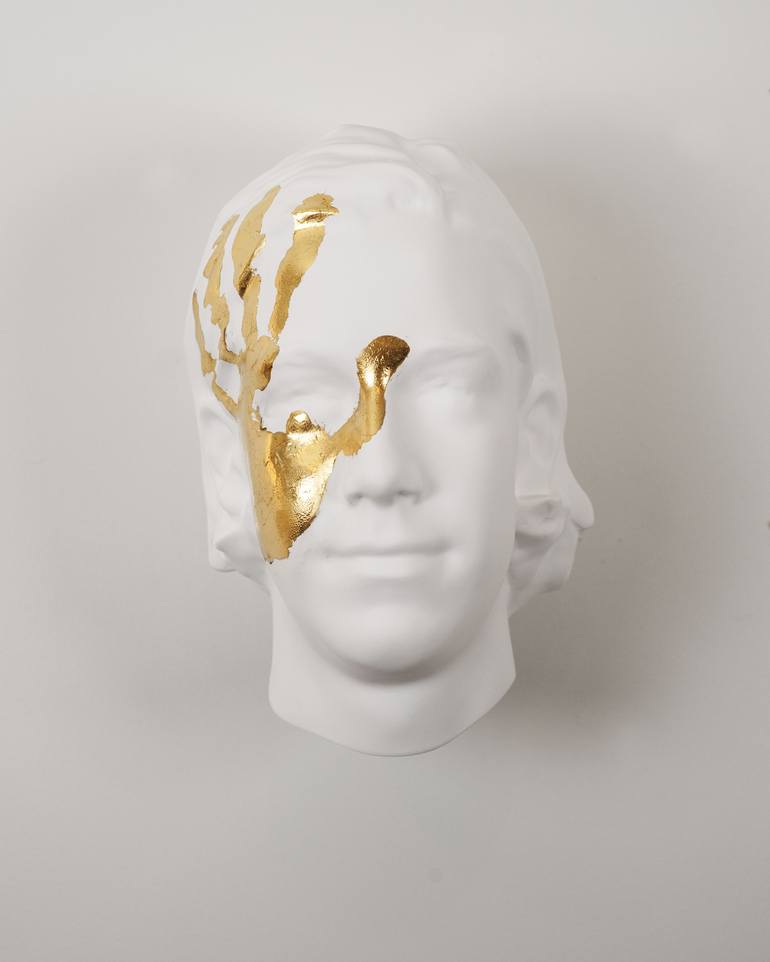 GOLDEN HANDSHAKE Sculpture by mo cornelisse | Saatchi Art