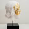 porcelain portrait, contemporary art, gold 24 krt, Can also be delivered as an wall object,