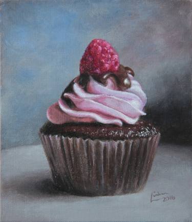 Raspberry cupcake thumb