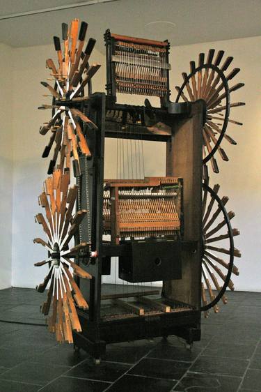 Le Marteau Sans Maître (Hammer Without Master), 2007-10, medium: one stand up piano, two wind-screen wiper motors, bicycle cogs and chains. image