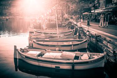 Un bateau en provence thumb