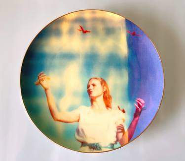 Stefanie Schneider's Coupe Plate 'Haley and the Birds' - Limited Edition of 500 thumb