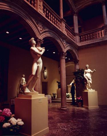 Sculptures in courtyard at the Metropolitan Museum thumb