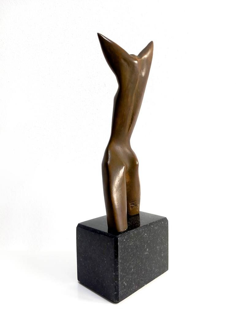 Original Minimalism Women Sculpture by Manuel Ferreiro Badia