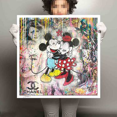Mickey Hug in Paris  - Canvas - Limited Edition thumb