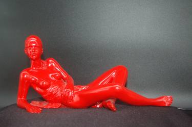 Jennifer donna nuda scultura figurativa arte thumb