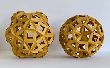 Inverted Rhombicosidodecahedron Geometric Origami thumb
