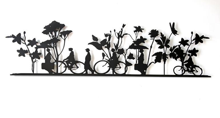 Original Figurative Floral Sculpture by Uri Dushy