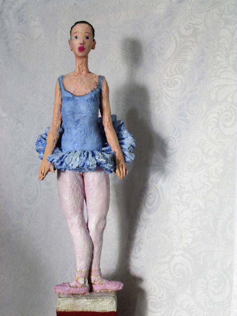 Original Figurative Women Sculpture by Claudio Barake