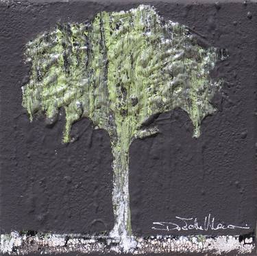 Green tree thumb