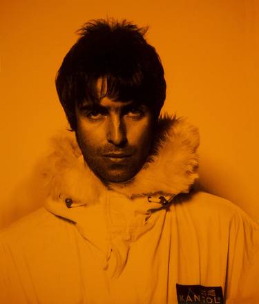 Liam Gallagher-Orange thumb