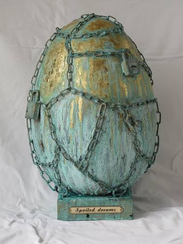 Steampunk sculpture 'Spoiled dreams' - Metalwork - Abstract - Bronze - Egg - Chain - Unusual artwork - Oxidized - Patina - Steampunk egg thumb