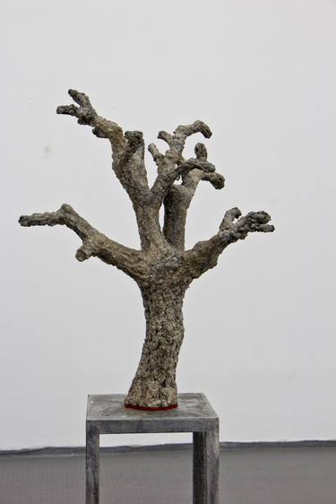 tree 5, H77x60x52cm, cast iron, 2020 thumb