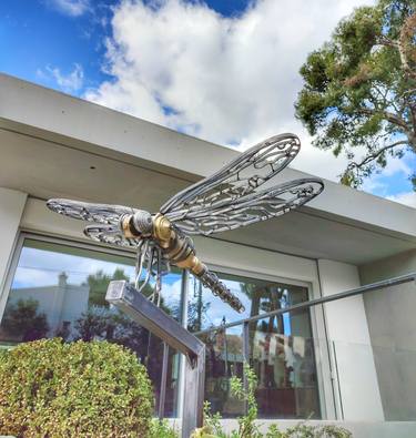 Dragonfly garden sculpture thumb