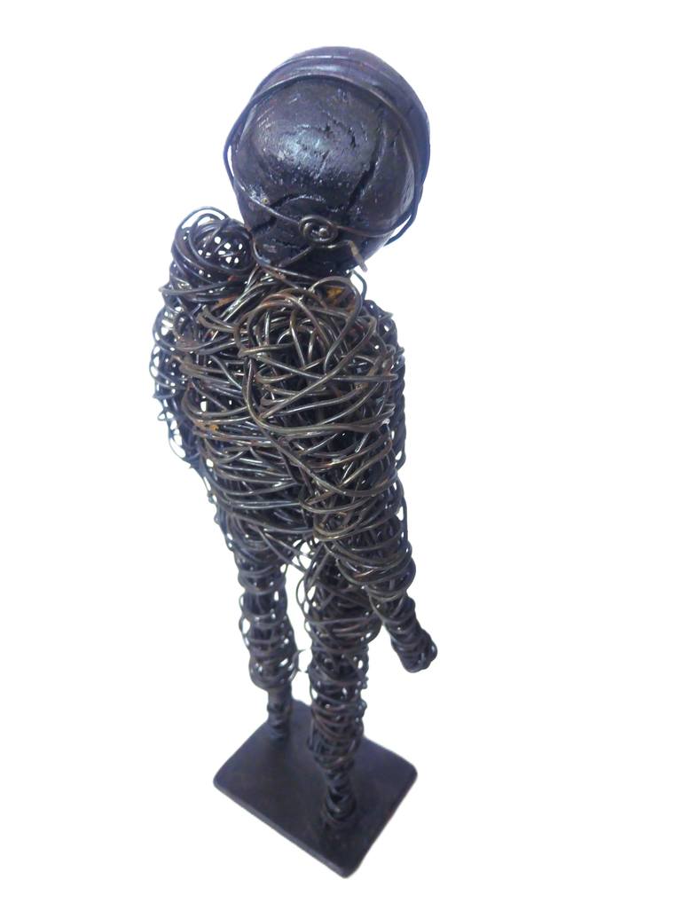Original Figurative People Sculpture by David Sànchez Leòn